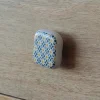 Discount Bouton de meuble Carré Beloen bleu et jaune l.4,1 mm x h. 4.1 cm