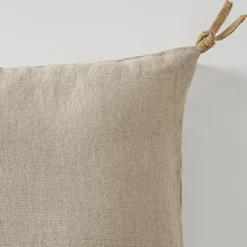 Meubletmoi Coussin 40 x 60 cm en lin lavé sable avec 4 nouettes en jute - LUISA