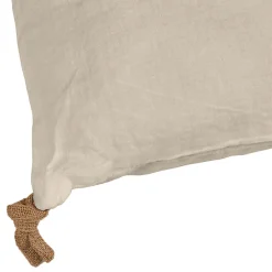 Meubletmoi Coussin 40 x 60 cm en lin lavé sable avec 4 nouettes en jute - LUISA
