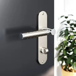 GoodHome Ensemble poignée sur plaque rond à condamnation Brigg effet chrome et nickel satin gris L.132mm x l.40mm entraxe 165mm* Poignée Sur Plaque|Poignée De Porte Intérieure