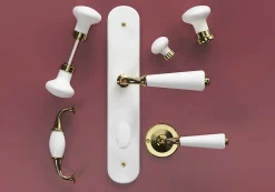 GoodHome Ensemble poignée sur plaque Droit à condamnation Porcelaine Vras blanc L.115mm x l.45mm entraxe 195mm* Poignée Sur Plaque|Poignée De Porte Intérieure