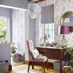 Laura Ashley Papier peint intissé Wild meadow imprimé fleurs iris blanc, violet L.1000 x l.52cm