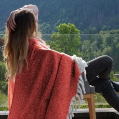 Linnea Plaid aspect mohair 100% polyester recyclé 130x180 cm HYGGE Rouge vermillon