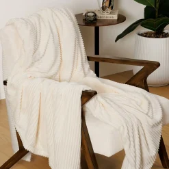 Atmosphera Créateur D'Intérieur Plaid flanelle côtelé Arum ivoire 240x220cm - Atmosphera* Plaid