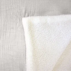 Sale Sweeek Plaid sherpa et gaze de coton 130 x 170 cm gris. ALIX. bi-matière