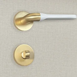 Sale Katchmee Poignée de porte design à condamnation finition aspect or et blanc mat Matilda -