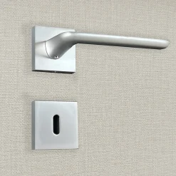 Katchmee Poignée de porte design à clé finition aspect chrome mat Agata -* Poignée Sur Plaque