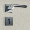Katchmee Poignée de porte design à cylindre finition aspect noir et chrome brillant Melissa -* Poignée Sur Plaque