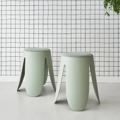 Sweeek Set de 2 tabourets empilables vert céladon. bouclette texturée. NIKI. D.30 / 44 x H46cm* Pouf Et Poire