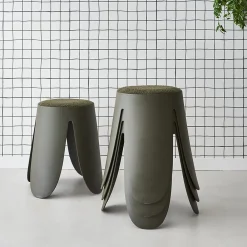 Sweeek Set de 4 tabourets empilables kaki foncé. bouclette texturée. NIKI. D.30 / 44 x H46cm* Pouf Et Poire