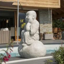 Wanda Collection Statue moine shaolin pensif gris clair 80 cm* Statue Décorative