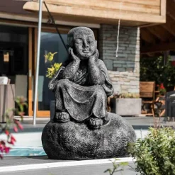 Wanda Collection Statue moine shaolin pensif patiné gris 80 cm* Statue Décorative