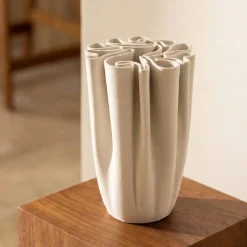 New Ornami Vase blanc en céramique plissé 3D 28cm